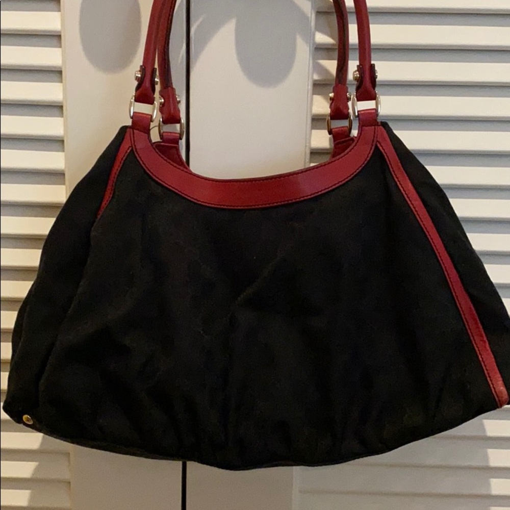 Black Gucci purse - Picture 3 of 7